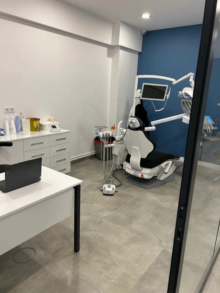Burak Kay Diş Kliniği — Dental Clinics in Istanbul