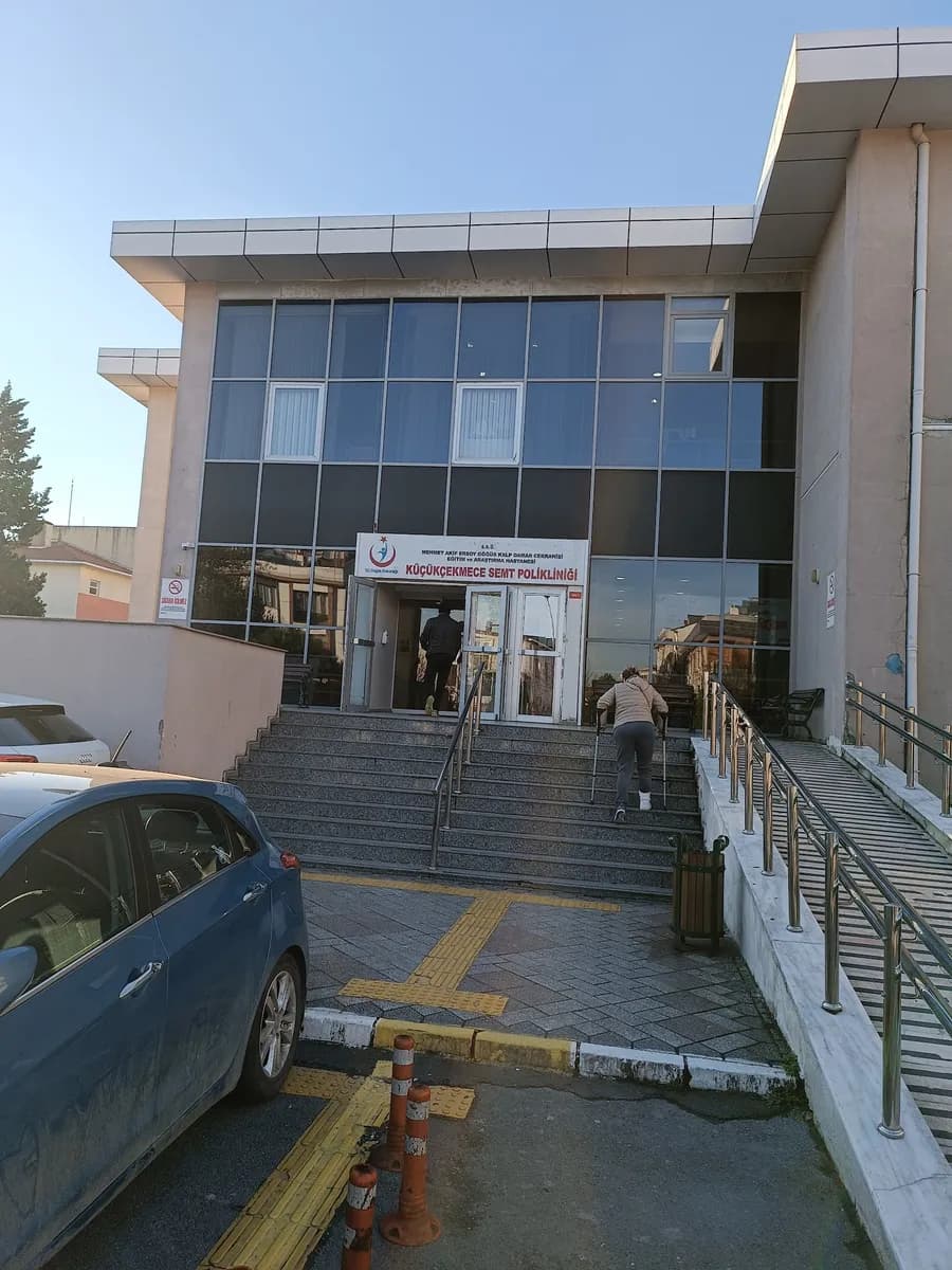 Sefaköy İnönü Devlet Hastanesi
