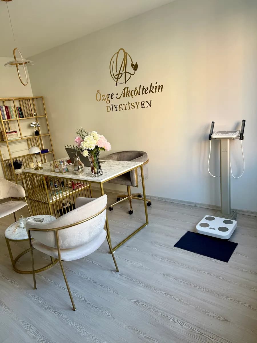 Diyetisyen Özge Akçöltekin — Nutrition & Dietetics in Istanbul