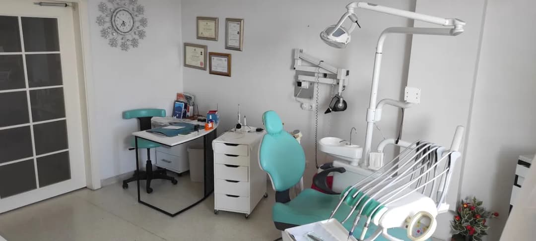 Dr.Dt. Oya Kerter, Protez Uzmanı — Dental Clinics in Istanbul