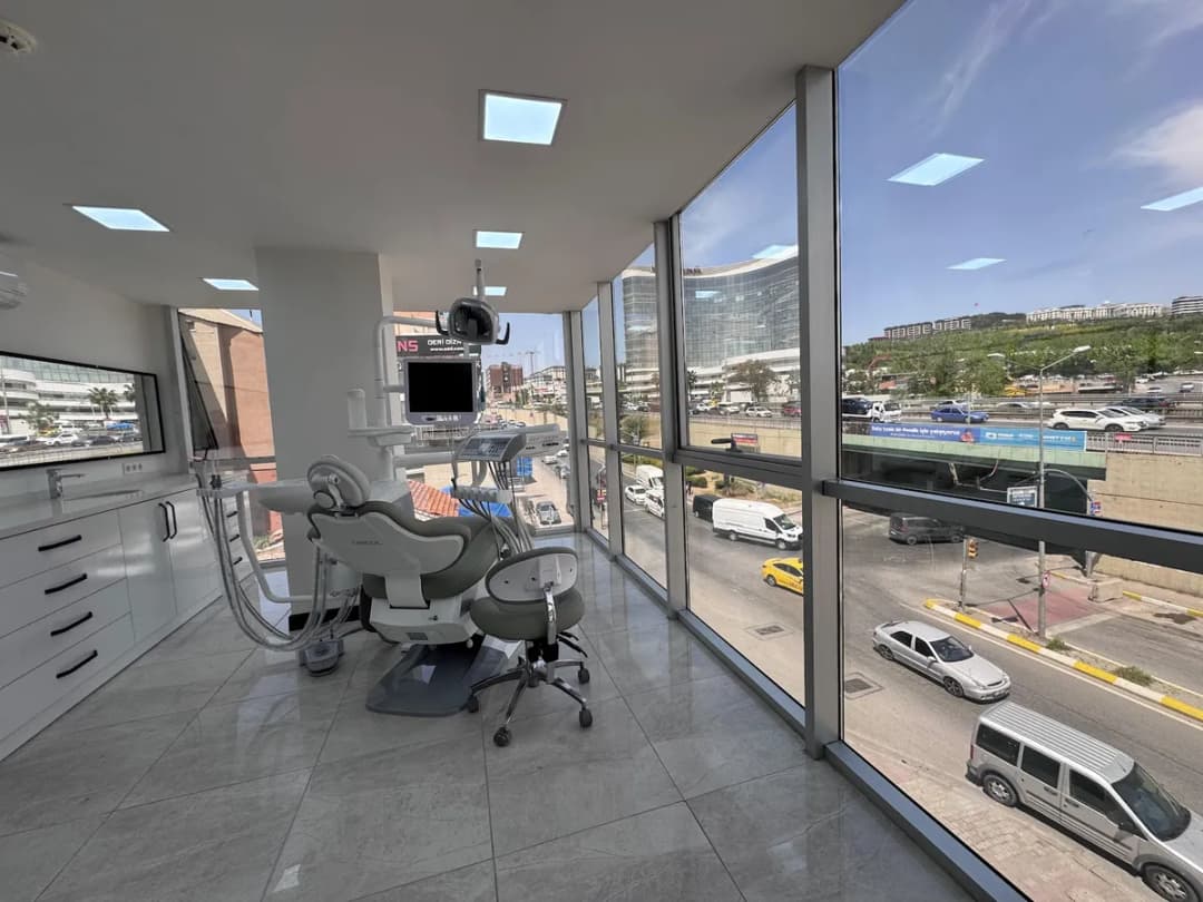 Dentinia Diş - Pendik Ortodonti - Pendik Çocuk Diş - Pendik İmplant - Pendik Nöbetçi Diş - Pendik Diş Teli - Pendik Pedodonti — Dental Clinics in Istanbul
