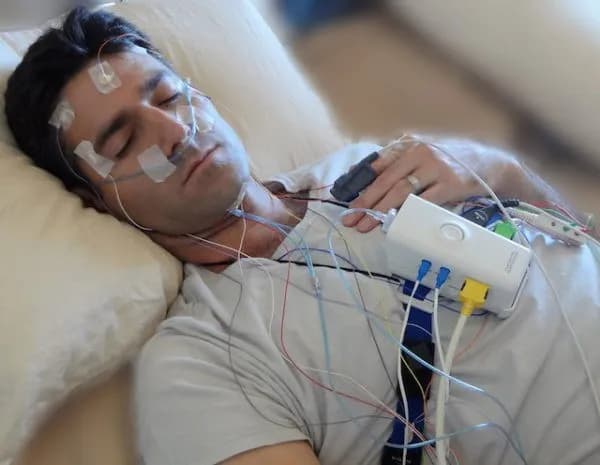 Uzm. Dr. Zihni Yücesan - EEG - EMG - Uyku Testi