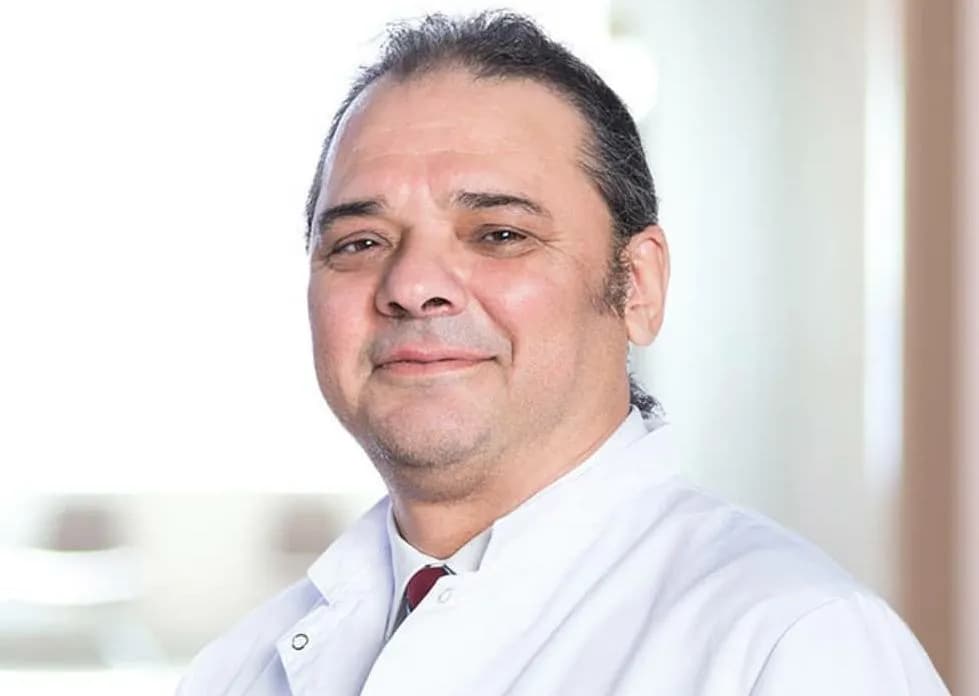 Prof. Dr. Gültekin Sıtkı Çeçen — Orthopedics & Sports Medicine in Istanbul