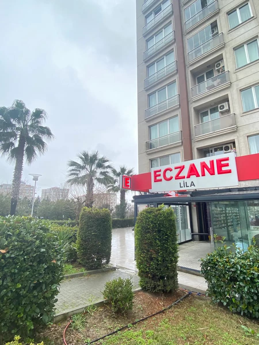 Lila Eczanesi - Pharmacy - Apotheke - صيدلاني — داروخانه