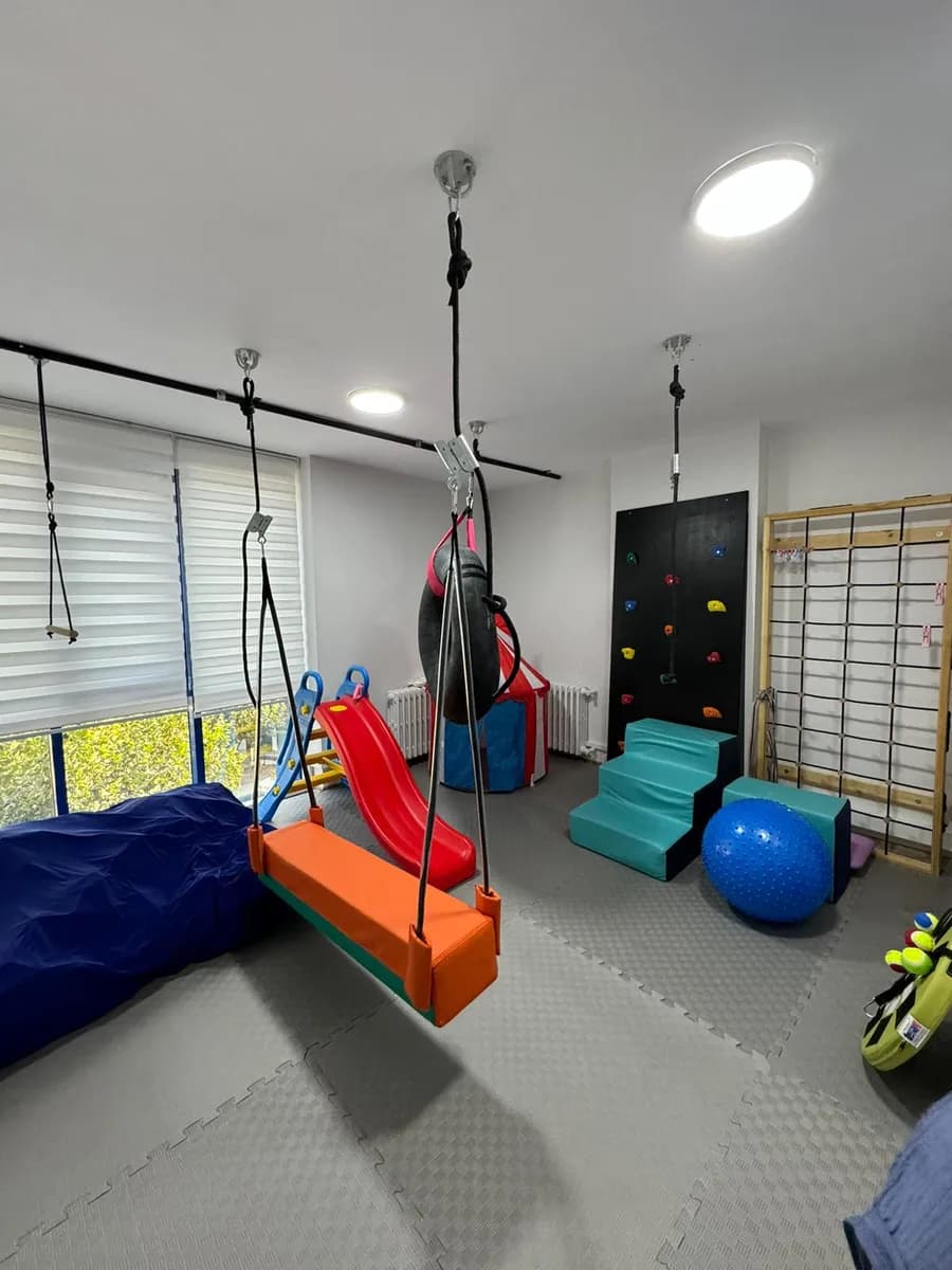 AYRESS Ergoterapi & Dil Konuşma Merkezi — Physiotherapy & Rehabilitation in Istanbul