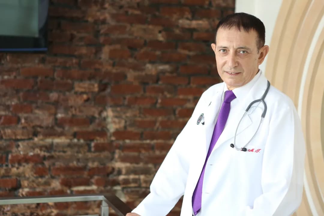 Dr. Murat Topoğlu — Alternative & Holistic Medicine in Istanbul