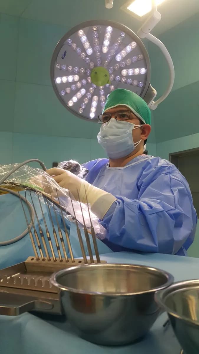 Prof Dr Selman SARICA KBB Uzmanı I Geniz Eti Bademcik Buharlaştırma | Tükrük bezi I Tiroid I Kulak I Hipofiz Cerrahisi — ENT (Ear, Nose & Throat) in Istanbul