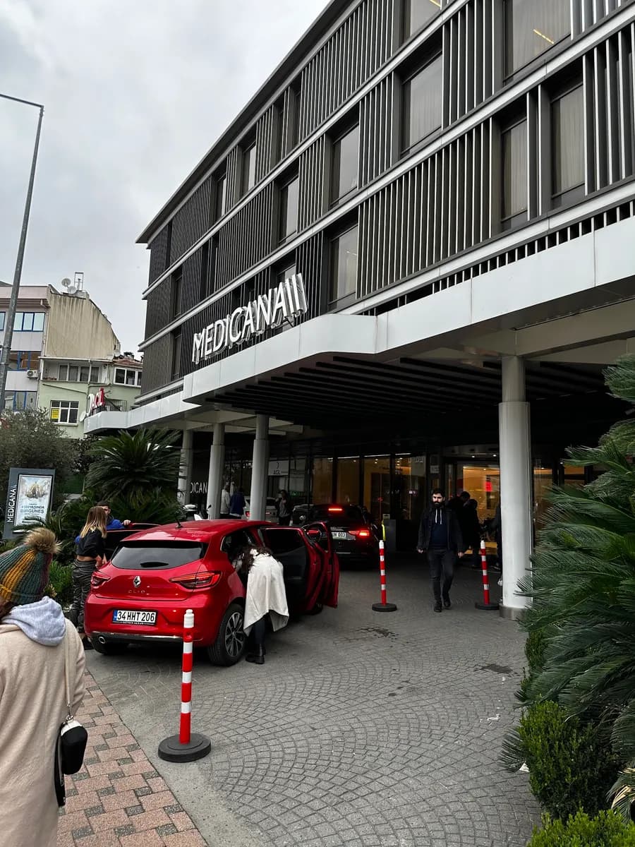 Saç Ekimi Merkezi Saç Ekim İstanbul - Songül Alcı — Dermatology & Skin Care in Istanbul