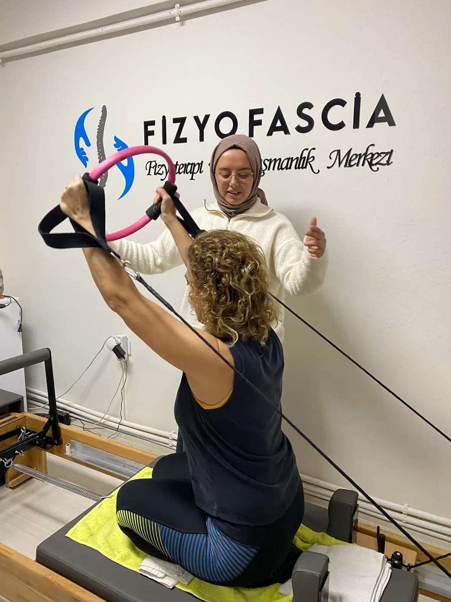 Fizyoterapist Leyla Demir — Physiotherapy & Rehabilitation in Istanbul