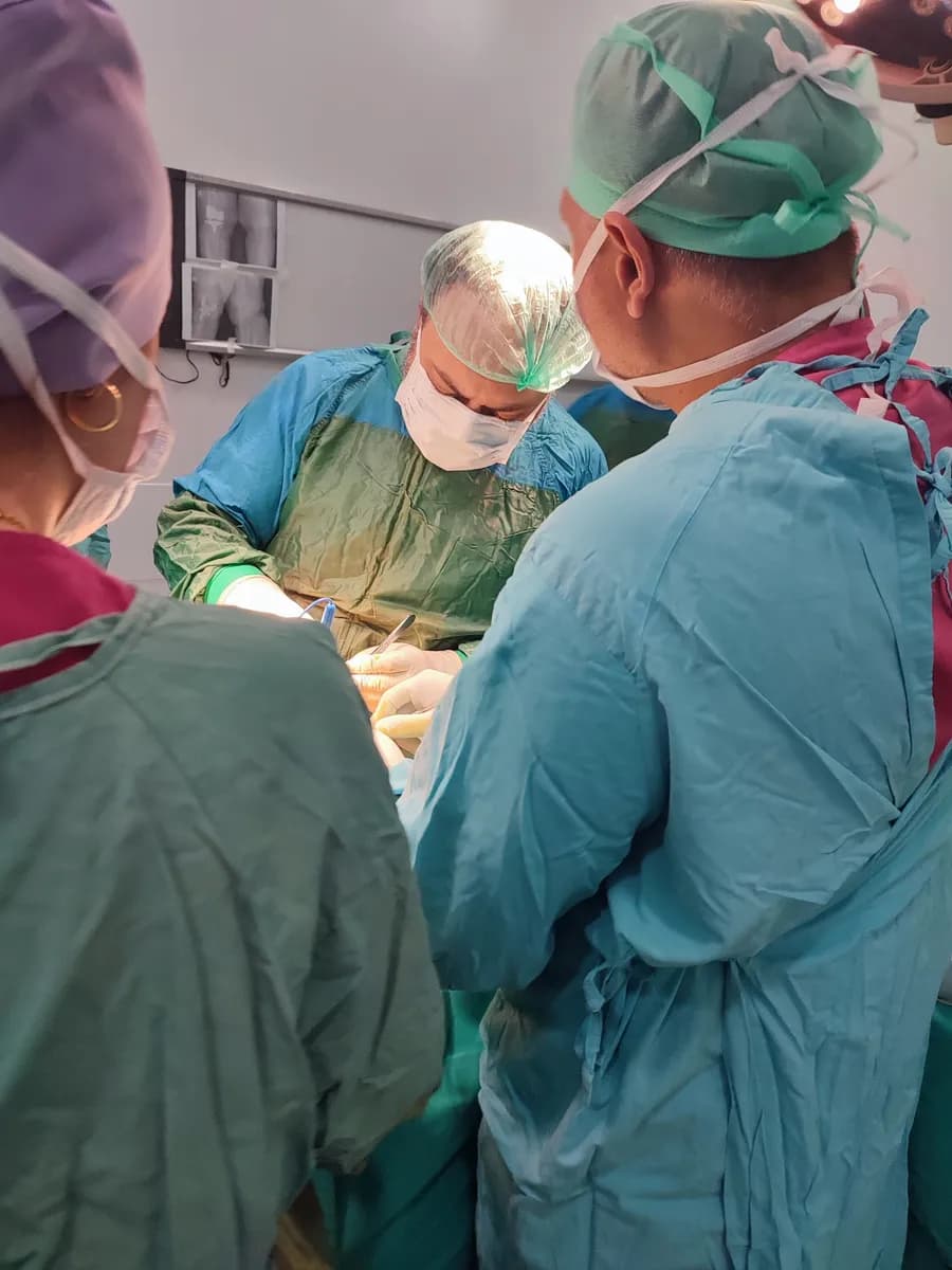Uzm. Dr. Hakkı Yıldırım, Ortopedi Ve Travmatoloji — Orthopedics & Sports Medicine in Istanbul