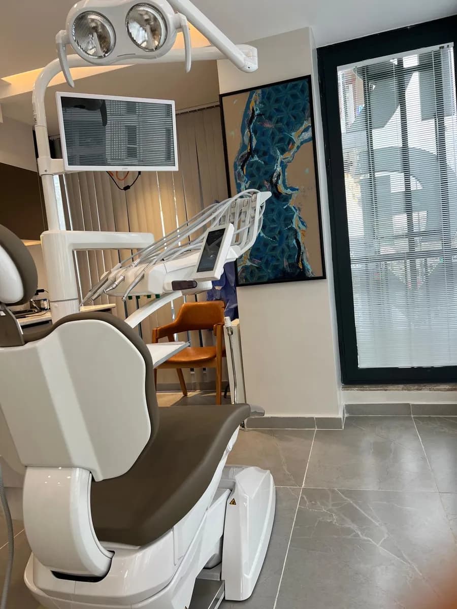 Diş Hekimi Adnan Altundağ (ADA SMILE STUDIO)