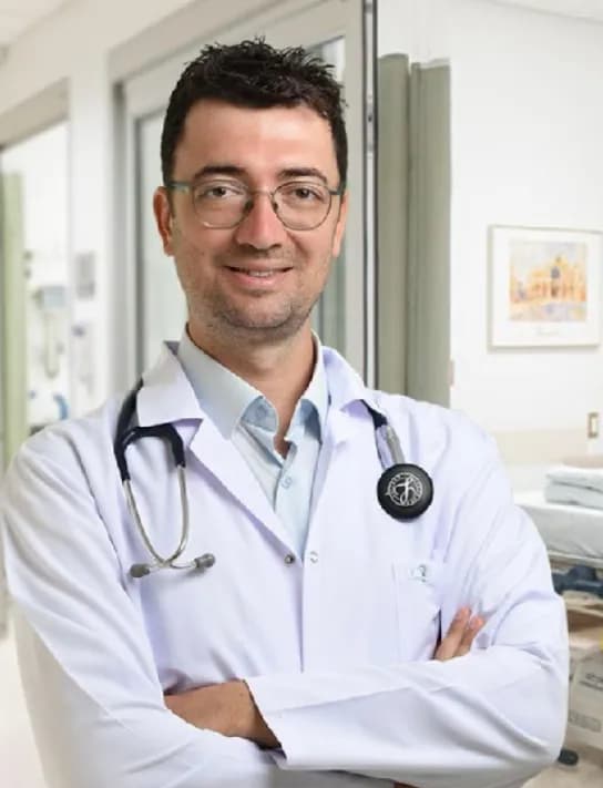 Doç. Dr. Ferhat Ferhatoğlu — Oncology & Cancer Care in Istanbul