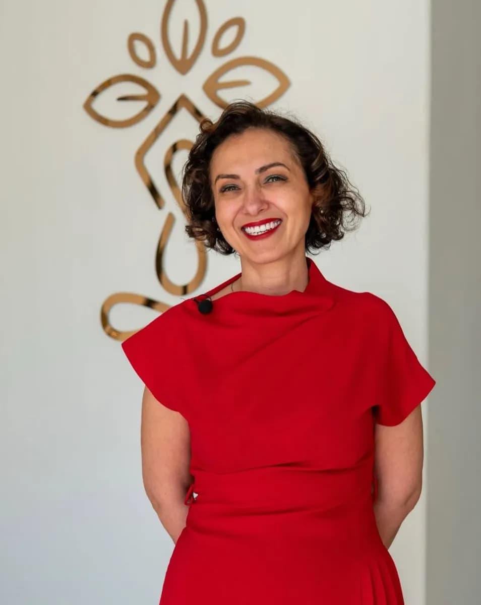 Op. Dr. Burcu Özmen Demirkaya - Kadın Hastalıkları ve Doğum Uzmanı — OB/GYN & Women's Health in Istanbul