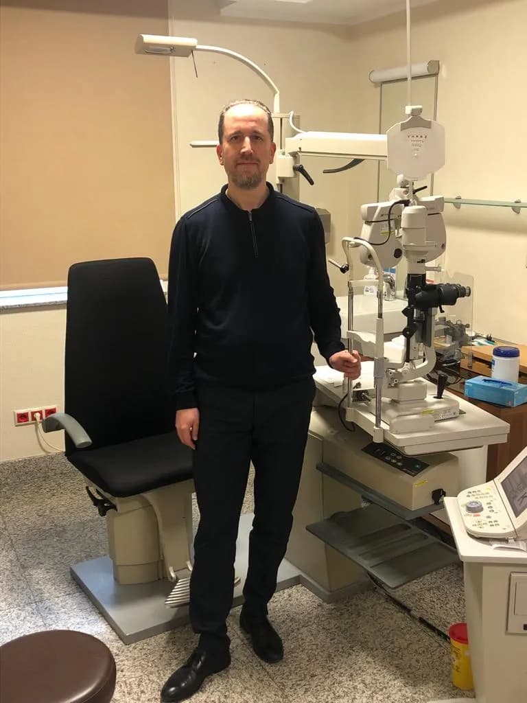 Doç.Dr. Baran GENCER - İstanbul Bahçeşehir Göz Doktoru