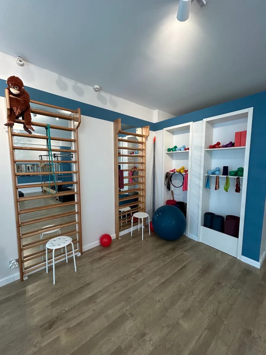 Fizyoterapist Zeynep Gündüz — Physiotherapy & Rehabilitation in Istanbul