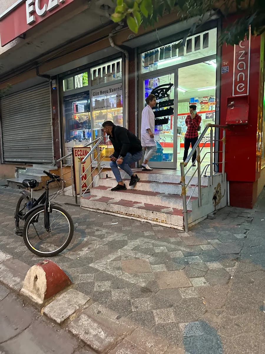Sina Eczanesi — Pharmacies in Istanbul