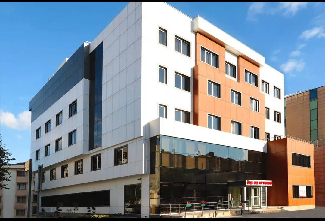 Dr. Acarhan Yiğit Ortopedi Uzmanı — Orthopedics & Sports Medicine in Istanbul