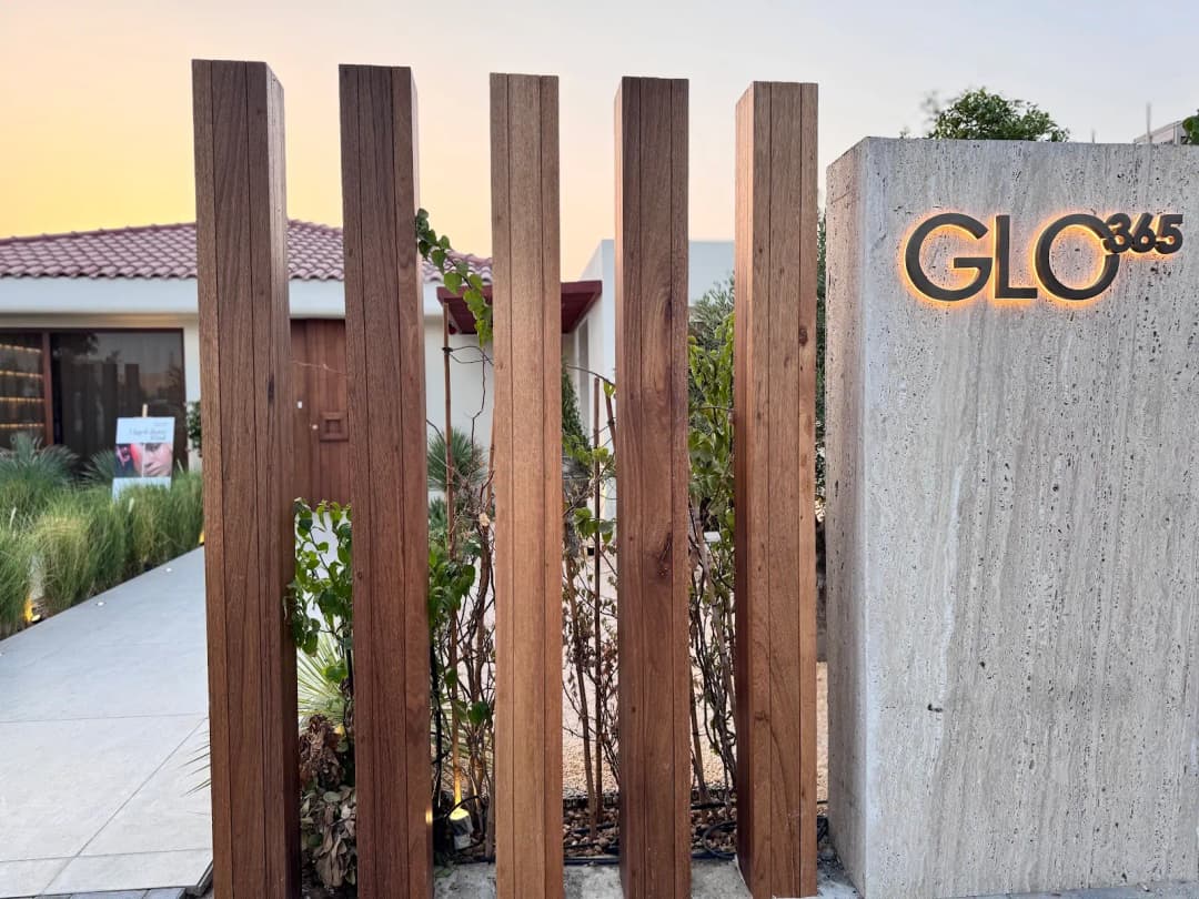 GLO365 For Dermatology Clinic — صورة 3