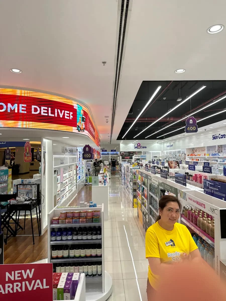 Life Pharmacy N K Mall — صورة 8