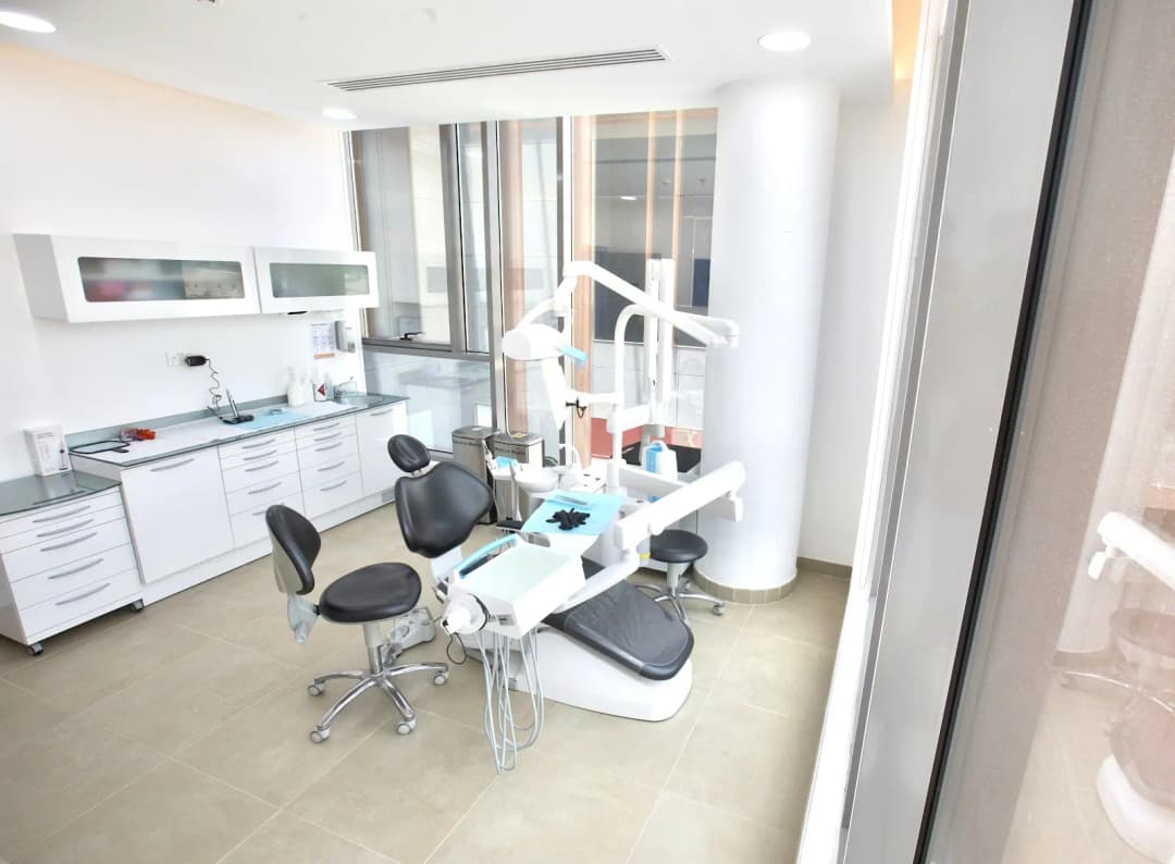 Pure white medical center — صورة 5