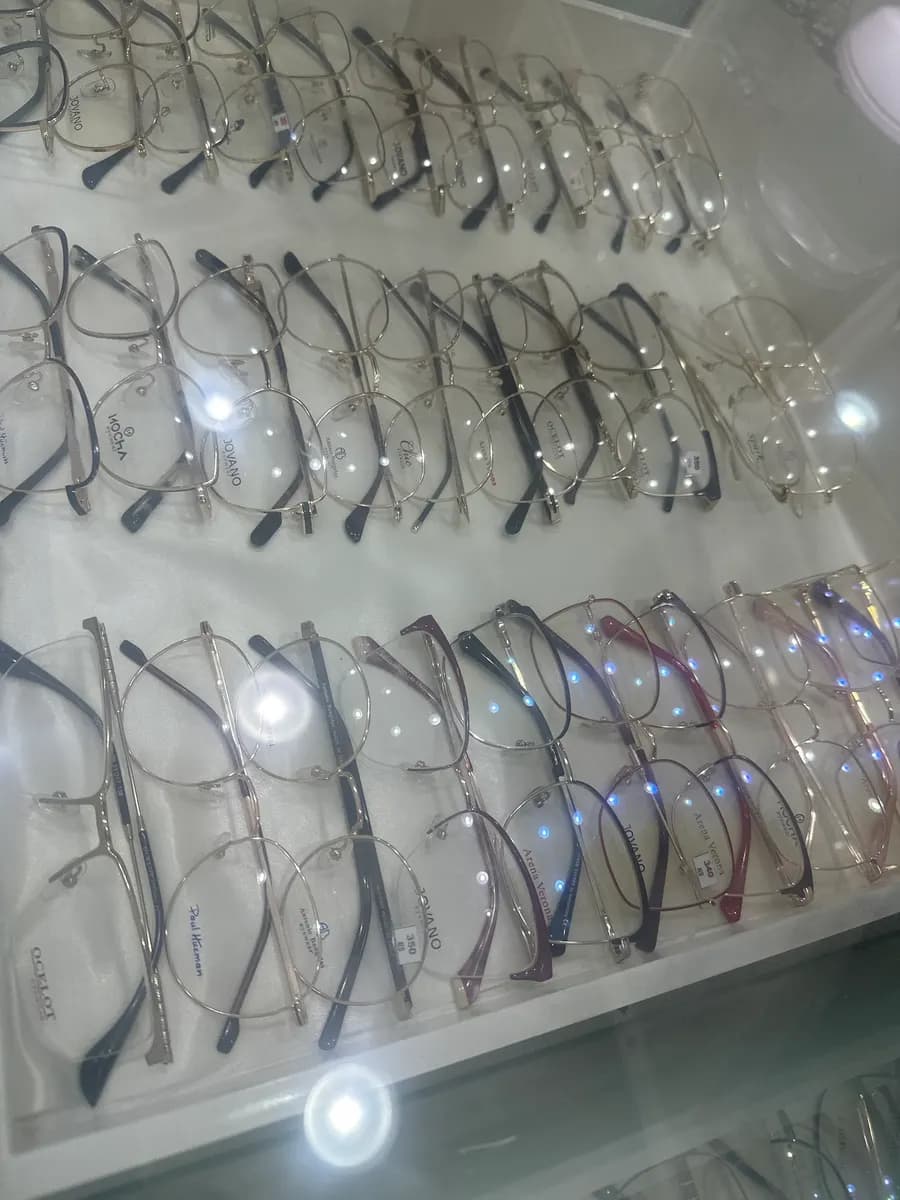 Royal House Opticals — صورة 6