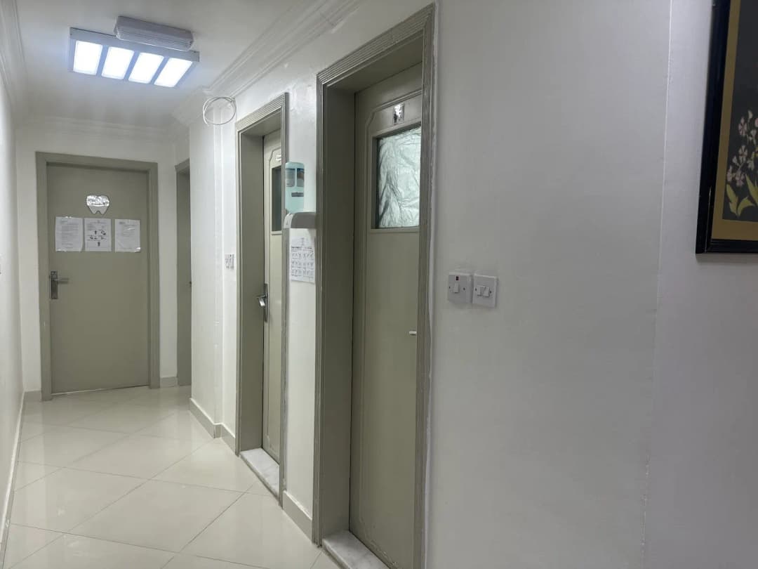 DR. Tabrizi Dental Clinic — صورة 7