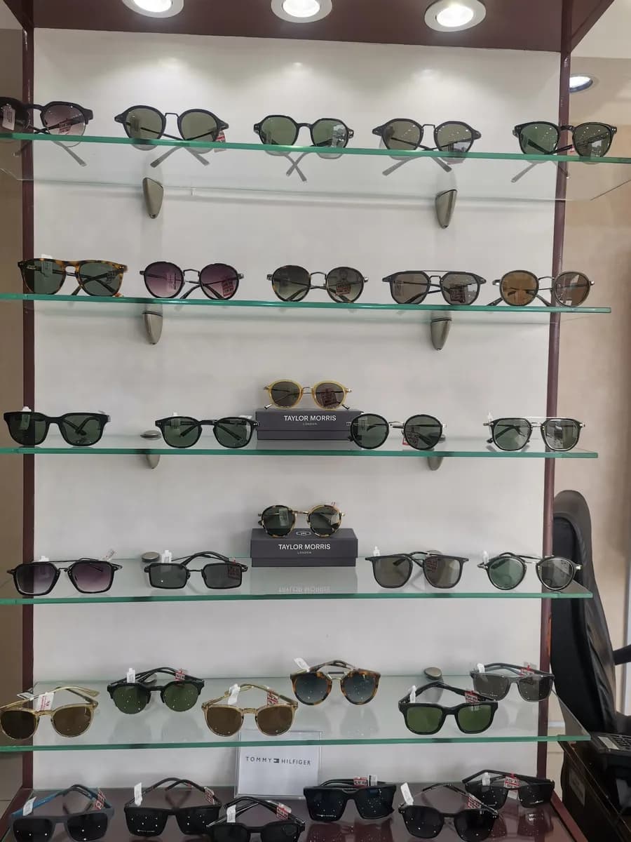 Al Jaber Opticians (Khartiyat) — صورة 2