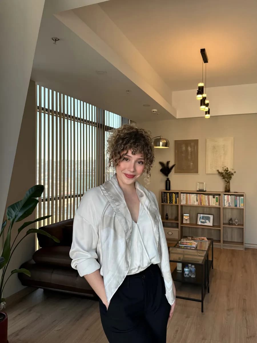 Uzm. Klinik Psikolog Ece Tilbe Aksu — Mental Health & Psychology in Istanbul