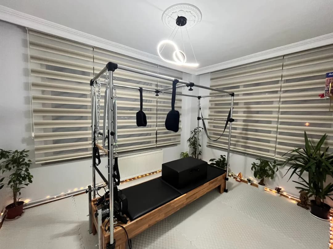 Fzt. Cem Ozan Örak, Fizyoterapi Çapa Topkapı Şehremini Fatih Millet Caddesi Pazartekke Fizik Tedavi Aletli Pilates Reformer — Physiotherapy & Rehabilitation in Istanbul