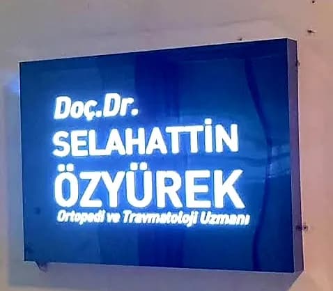 Doç. Dr. Selahattin Özyürek, Ortopedi Ve Travmatoloji — Orthopedics & Sports Medicine in Istanbul