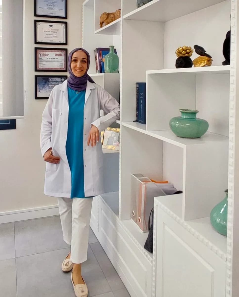 Uzm. Dr. Reyhan TIĞLI Dermatoloji Uzmanı — Dermatology & Skin Care in Istanbul