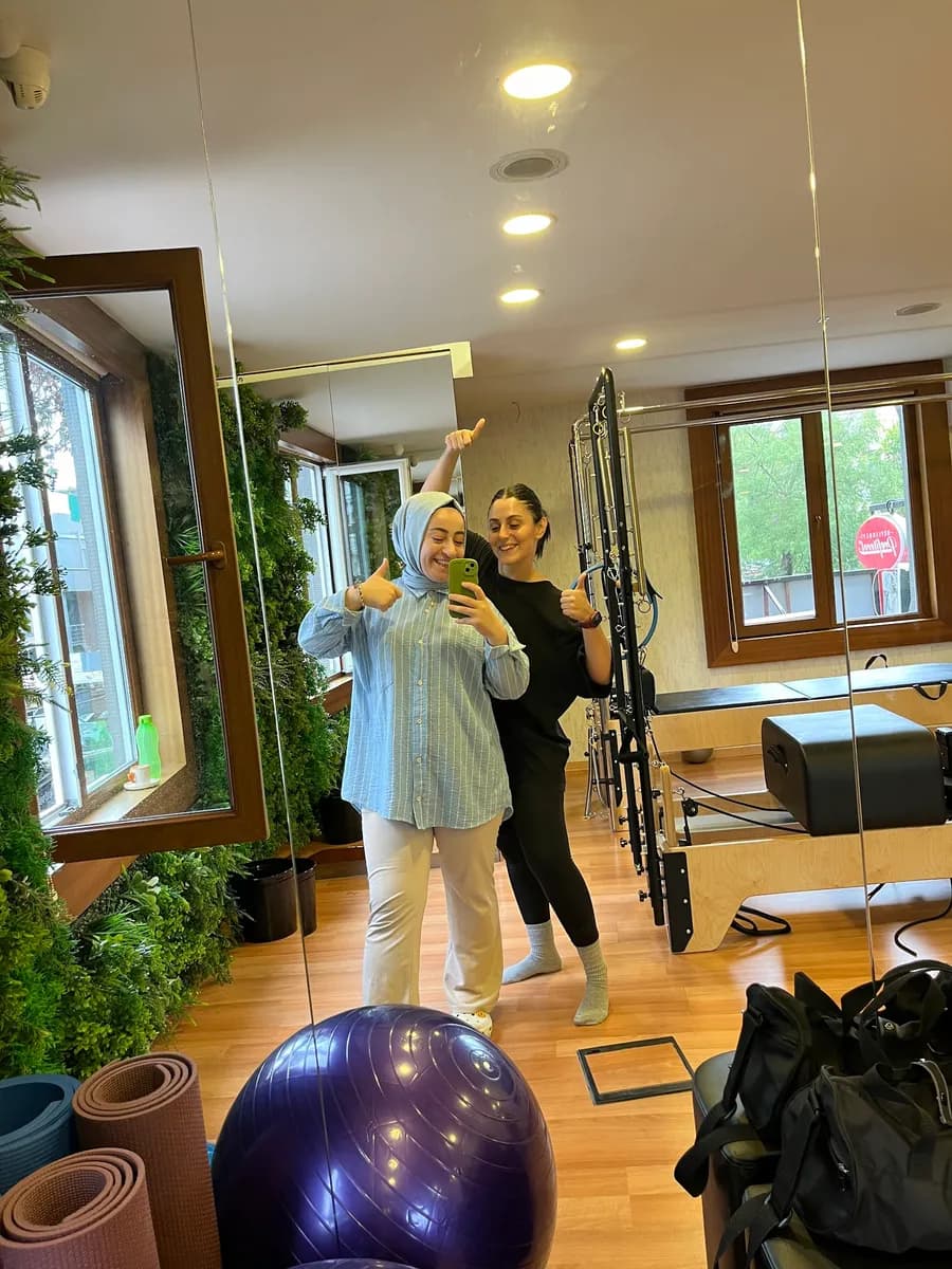 Fzt. Ceylan Karadamar, Fizyoterapi ve Rehabilitasyon — Physiotherapy & Rehabilitation in Istanbul