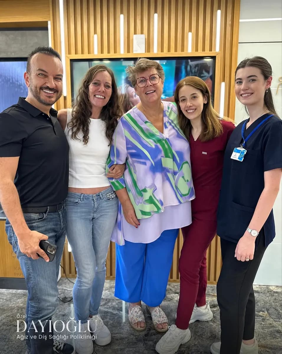 Tandarts Reis Turkije Dental Clinic Istanbul / Kadıköy Dayıoğlu Diş Polikliniği — Dental Clinics in Istanbul