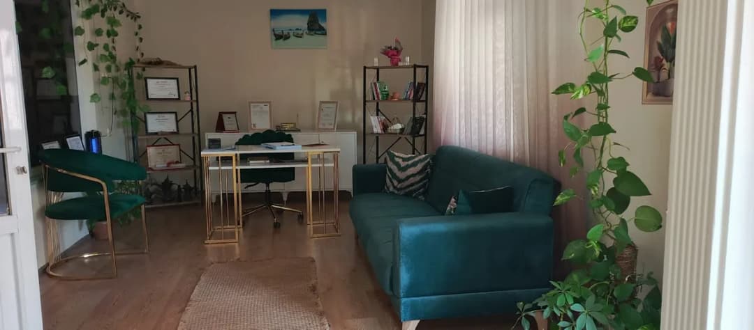 Psikolog Vahide Asal — Mental Health & Psychology in Istanbul