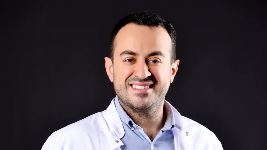 Dermatolog Dr. Süleyman İzzet Karahan Dermatolojik Muayene ve Doğal Estetik Uygulamalar — Dermatology & Skin Care in Istanbul