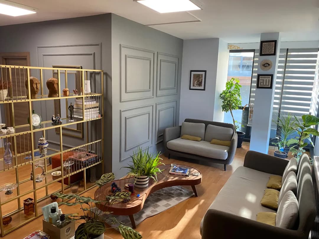 Klinik Psikolog Elçin Akdeniz — Mental Health & Psychology in Istanbul