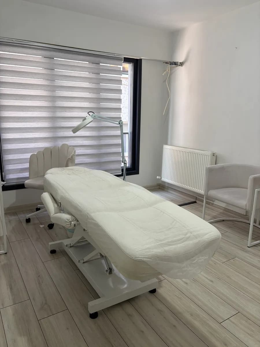 Esra Keskin Cilt Bakım Merkezi / Ataşehir Akne Tedavisi / Hydrafacial / TMC / Anti Aging / Cilt Bakımı — Dermatology & Skin Care in Istanbul